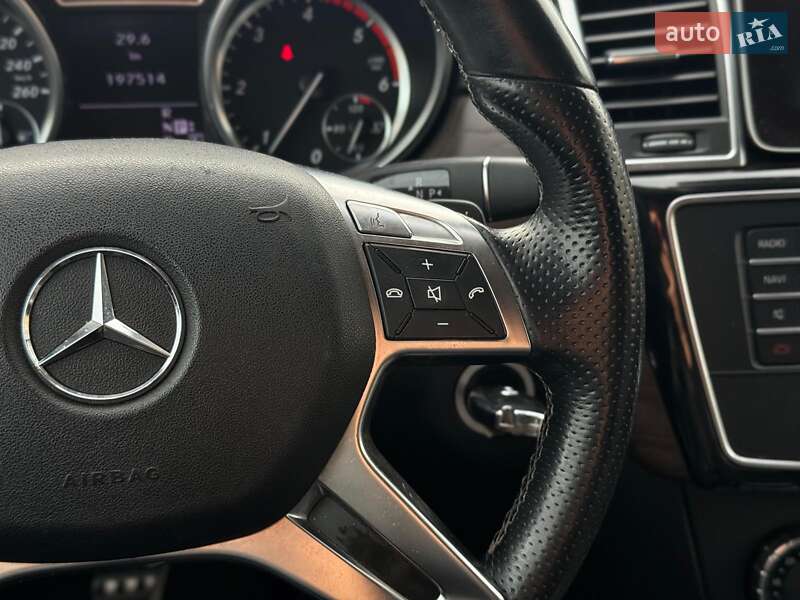 Внедорожник / Кроссовер Mercedes-Benz M-Class 2012 в Киеве