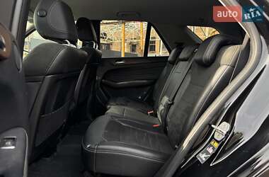 Позашляховик / Кросовер Mercedes-Benz M-Class 2012 в 