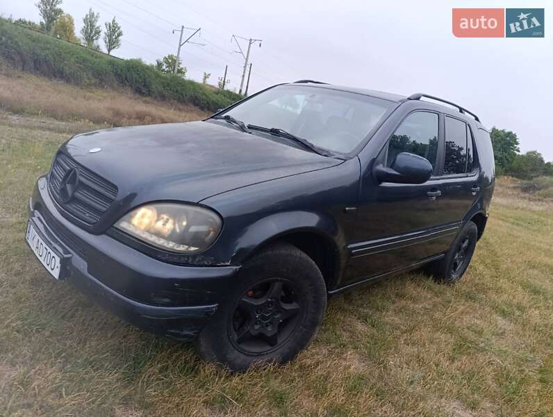 Позашляховик / Кросовер Mercedes-Benz M-Class 2001 в Смілі