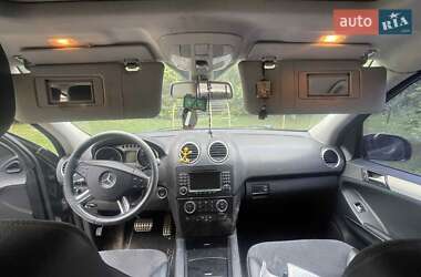 Позашляховик / Кросовер Mercedes-Benz M-Class 2005 в 