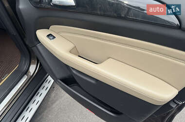 Позашляховик / Кросовер Mercedes-Benz M-Class 2012 в 
