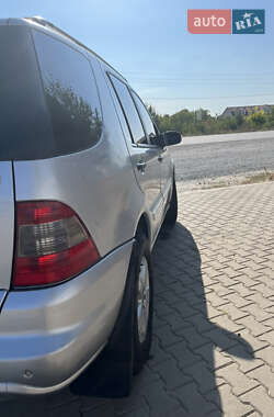 Позашляховик / Кросовер Mercedes-Benz M-Class 2005 в 