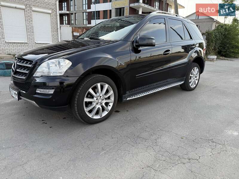 Внедорожник / Кроссовер Mercedes-Benz M-Class 2011 в Днепре