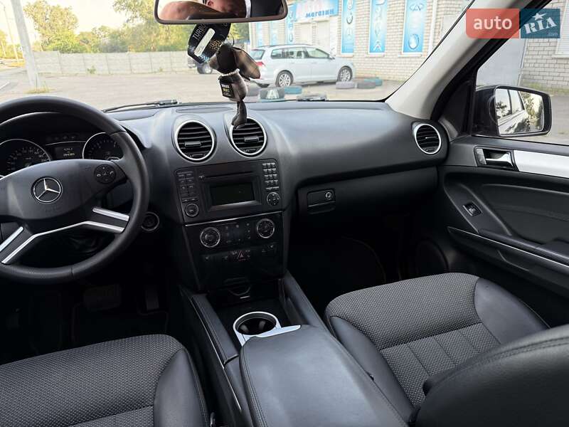 Внедорожник / Кроссовер Mercedes-Benz M-Class 2011 в Днепре