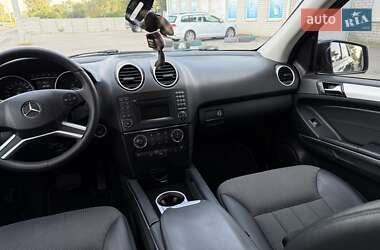 Внедорожник / Кроссовер Mercedes-Benz M-Class 2011 в 
