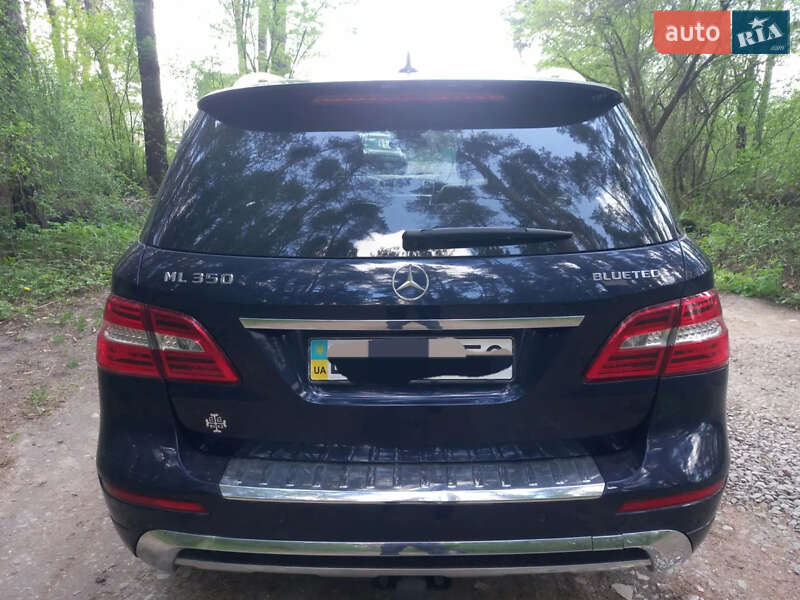 Внедорожник / Кроссовер Mercedes-Benz M-Class 2015 в Львове