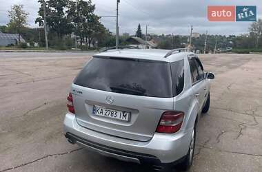 Позашляховик / Кросовер Mercedes-Benz M-Class 2005 в 