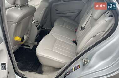 Позашляховик / Кросовер Mercedes-Benz M-Class 2005 в 