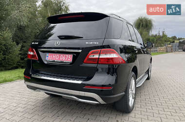 Позашляховик / Кросовер Mercedes-Benz M-Class 2013 в 