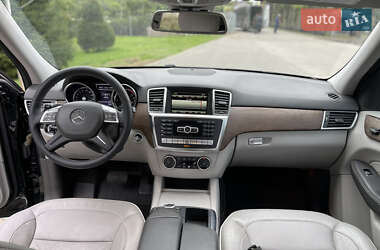Позашляховик / Кросовер Mercedes-Benz M-Class 2013 в 