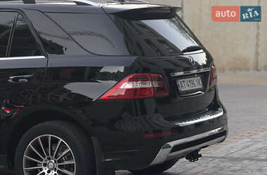 Позашляховик / Кросовер Mercedes-Benz M-Class 2011 в 