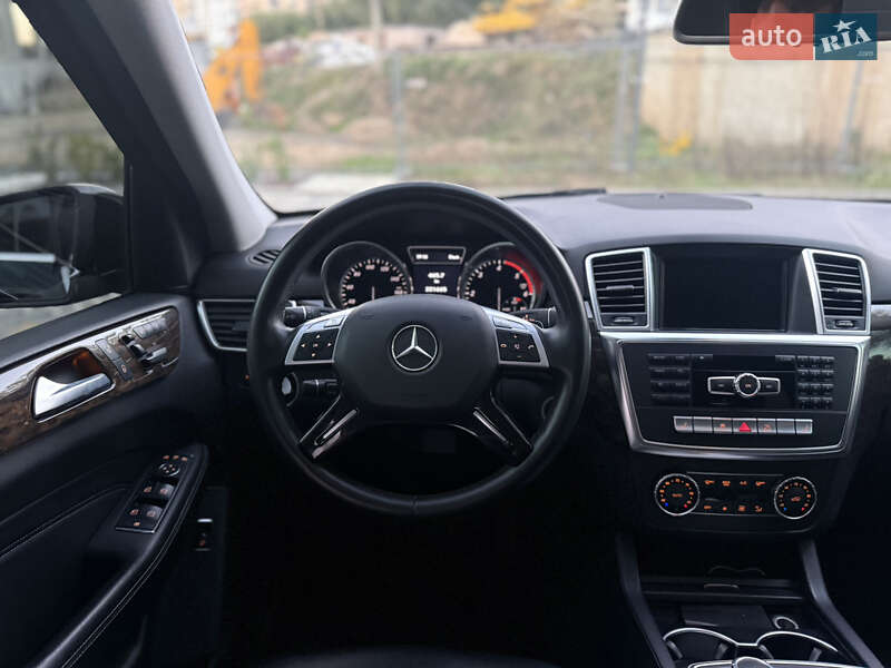 Внедорожник / Кроссовер Mercedes-Benz M-Class 2011 в Ужгороде