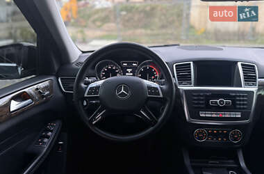 Позашляховик / Кросовер Mercedes-Benz M-Class 2011 в 