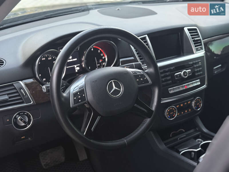 Внедорожник / Кроссовер Mercedes-Benz M-Class 2011 в Ужгороде