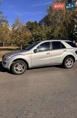 Внедорожник / Кроссовер Mercedes-Benz M-Class 2005 в 