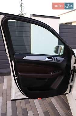 Внедорожник / Кроссовер Mercedes-Benz M-Class 2012 в 