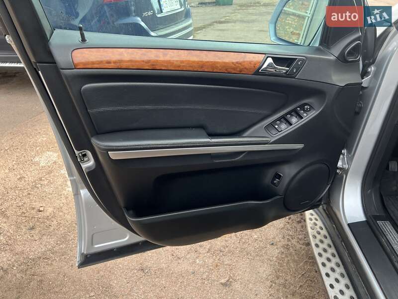 Позашляховик / Кросовер Mercedes-Benz M-Class 2008 в Прилуках