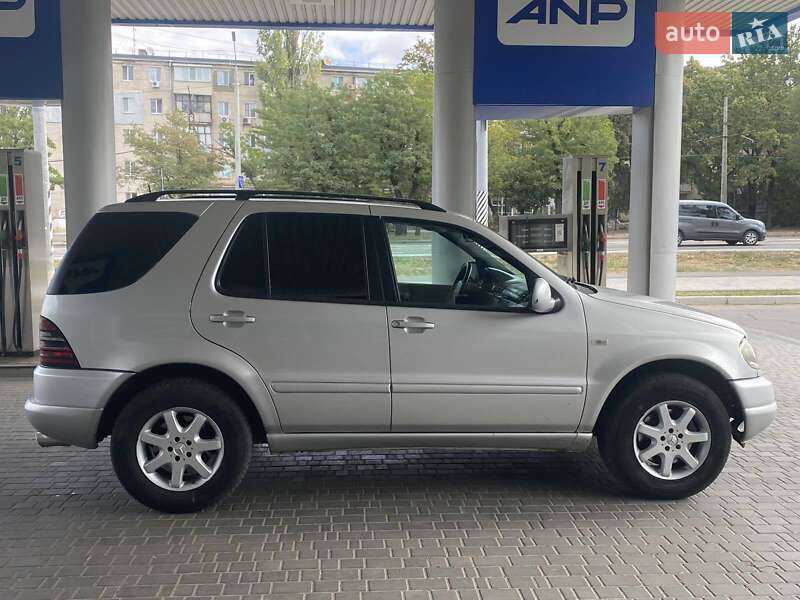 Позашляховик / Кросовер Mercedes-Benz M-Class 2000 в Миколаєві