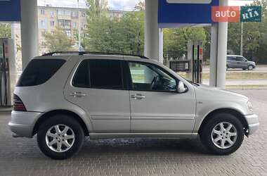Внедорожник / Кроссовер Mercedes-Benz M-Class 2000 в 