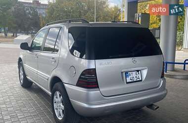 Внедорожник / Кроссовер Mercedes-Benz M-Class 2000 в 