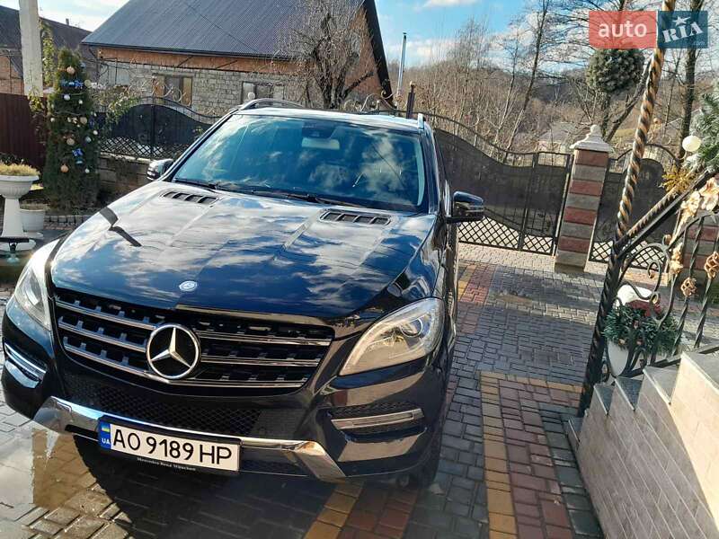 Внедорожник / Кроссовер Mercedes-Benz M-Class 2014 в Хусте
