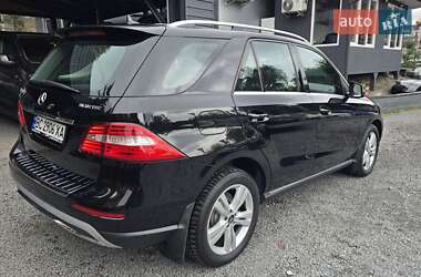 Внедорожник / Кроссовер Mercedes-Benz M-Class 2013 в 