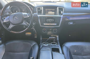 Внедорожник / Кроссовер Mercedes-Benz M-Class 2013 в 