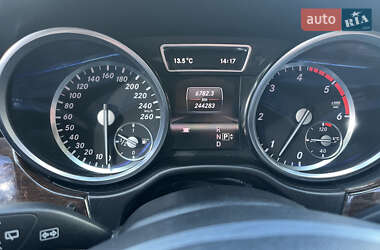 Внедорожник / Кроссовер Mercedes-Benz M-Class 2013 в 