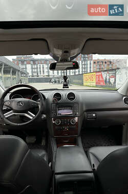 Внедорожник / Кроссовер Mercedes-Benz M-Class 2010 в 