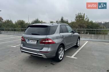 Позашляховик / Кросовер Mercedes-Benz M-Class 2012 в 