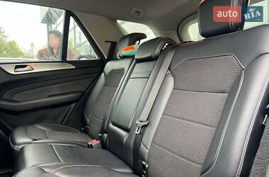 Позашляховик / Кросовер Mercedes-Benz M-Class 2013 в 