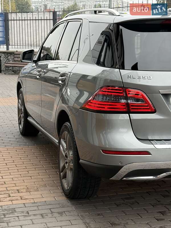 Позашляховик / Кросовер Mercedes-Benz M-Class 2012 в Білій Церкві фото 28 Позашляховик / Кросовер Mercedes-Benz M-Class 2012 в Білій Церкві
