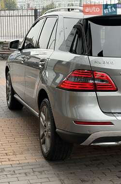 Внедорожник / Кроссовер Mercedes-Benz M-Class 2012 в 