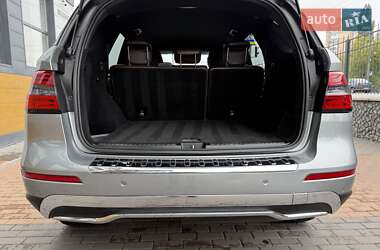 Внедорожник / Кроссовер Mercedes-Benz M-Class 2012 в 