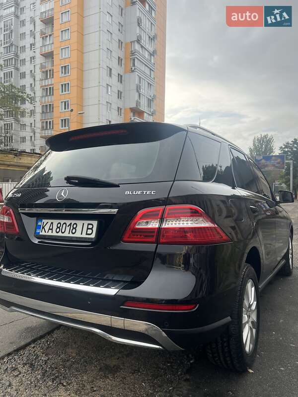 Позашляховик / Кросовер Mercedes-Benz M-Class 2015 в Одесі