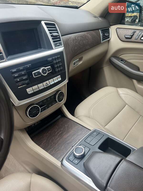 Позашляховик / Кросовер Mercedes-Benz M-Class 2015 в Одесі
