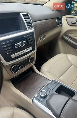 Внедорожник / Кроссовер Mercedes-Benz M-Class 2015 в 
