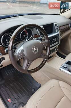 Внедорожник / Кроссовер Mercedes-Benz M-Class 2013 в 
