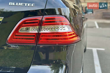 Внедорожник / Кроссовер Mercedes-Benz M-Class 2012 в 