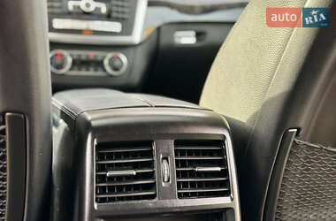Внедорожник / Кроссовер Mercedes-Benz M-Class 2012 в 