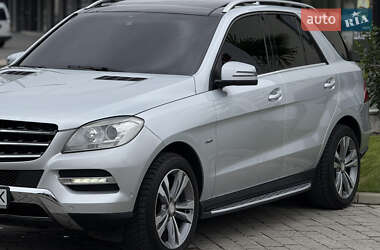 Позашляховик / Кросовер Mercedes-Benz M-Class 2011 в 