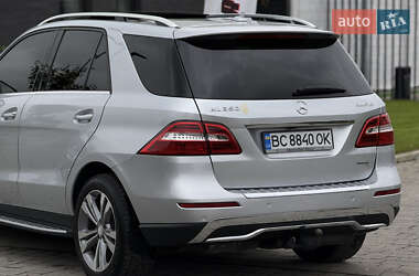 Позашляховик / Кросовер Mercedes-Benz M-Class 2011 в 