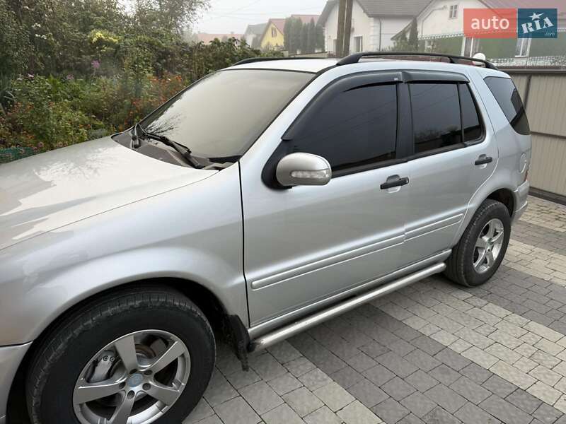 Внедорожник / Кроссовер Mercedes-Benz M-Class 2002 в Городке