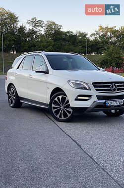 Внедорожник / Кроссовер Mercedes-Benz M-Class 2012 в 