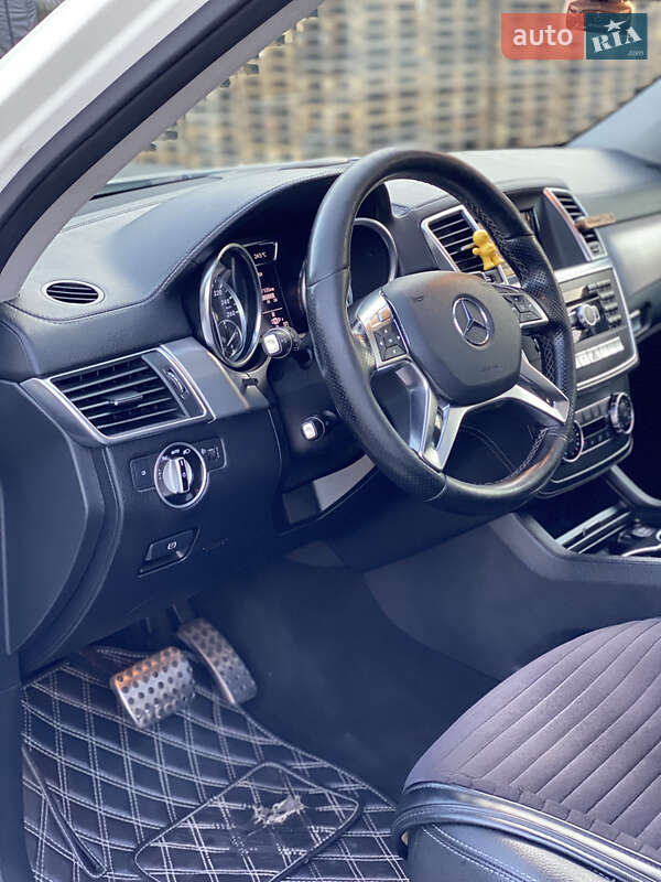 Внедорожник / Кроссовер Mercedes-Benz M-Class 2012 в Мукачево