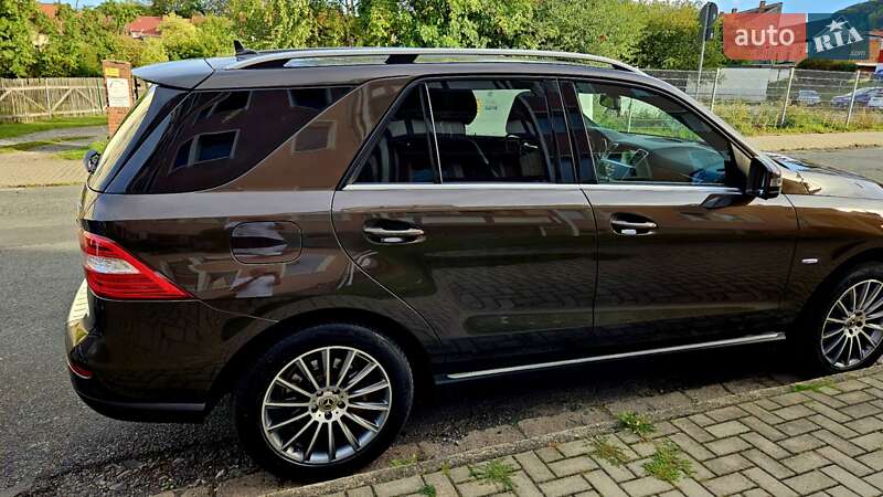 Внедорожник / Кроссовер Mercedes-Benz M-Class 2011 в Черновцах фото 3 Внедорожник / Кроссовер Mercedes-Benz M-Class 2011 в Черновцах