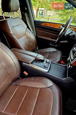 Позашляховик / Кросовер Mercedes-Benz M-Class 2011 в 