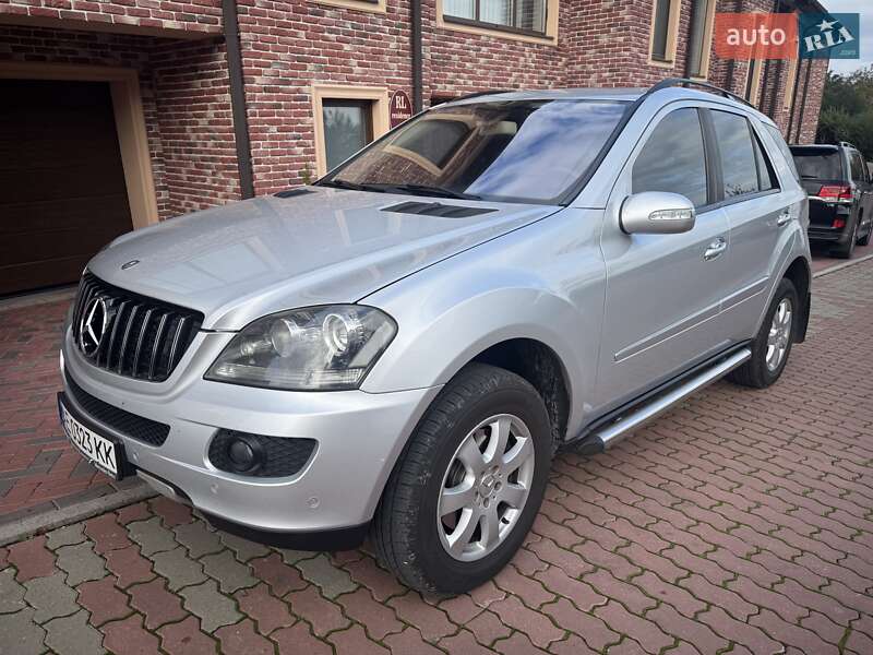 Внедорожник / Кроссовер Mercedes-Benz M-Class 2006 в 
