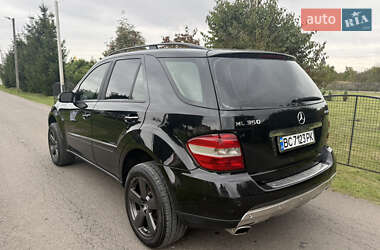 Позашляховик / Кросовер Mercedes-Benz M-Class 2005 в 