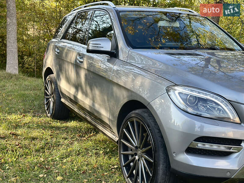 Позашляховик / Кросовер Mercedes-Benz M-Class 2012 в Ковелі